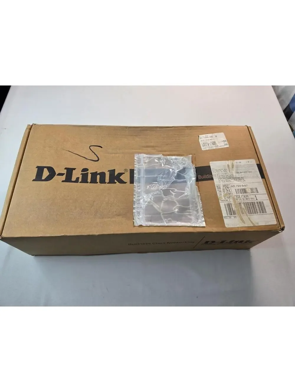 D-Link DKVM-8E Rack 8 Port KVM Switch With Cords NEW NIB